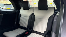 Land Rover Discovery 3.0 P360 R-Dynamic SE 5dr Auto Petrol Station Wagon